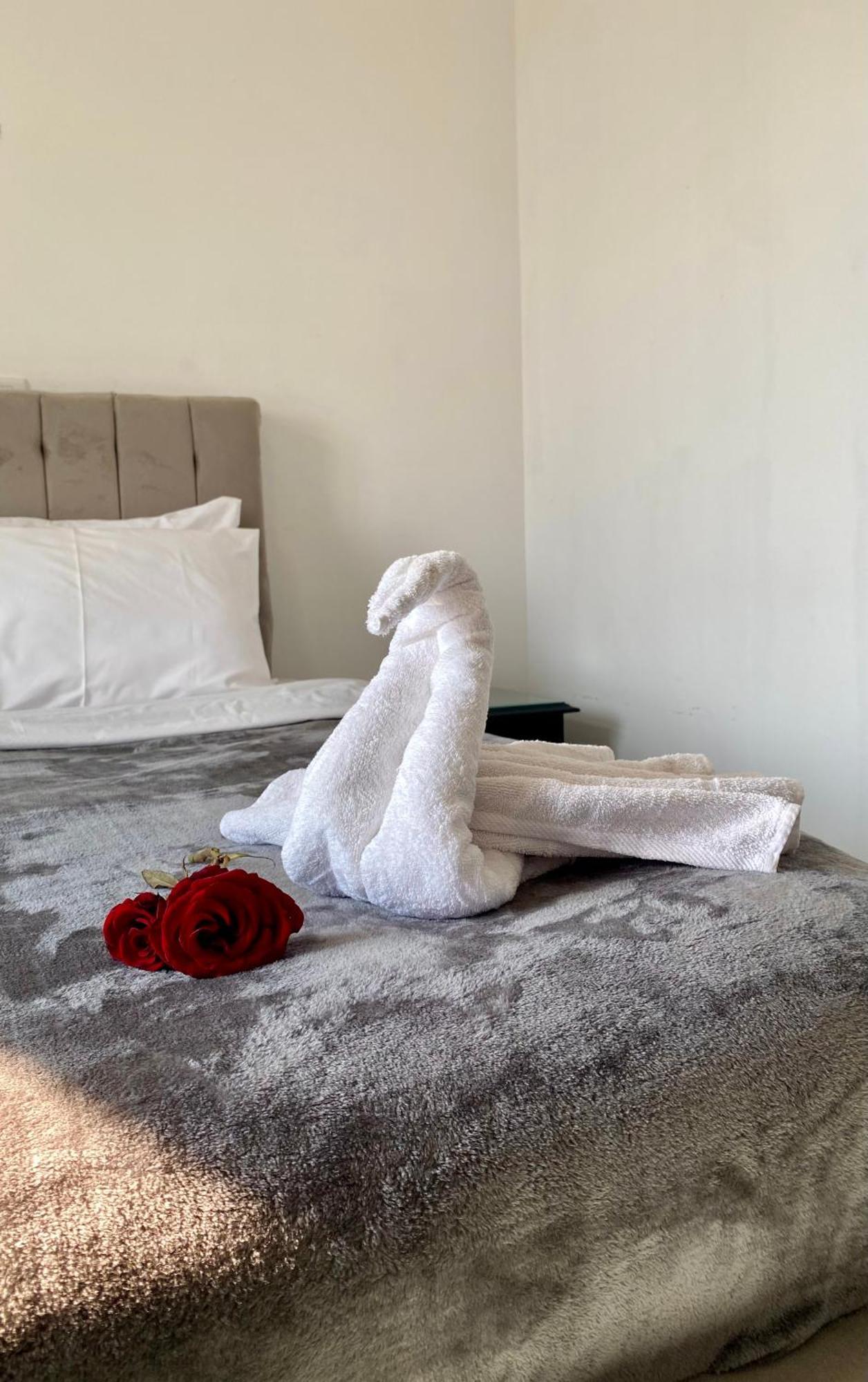 K Boutique Hotel Medspa-Pyramids & Grand Egyptian Museum Ghatati Kültér fotó